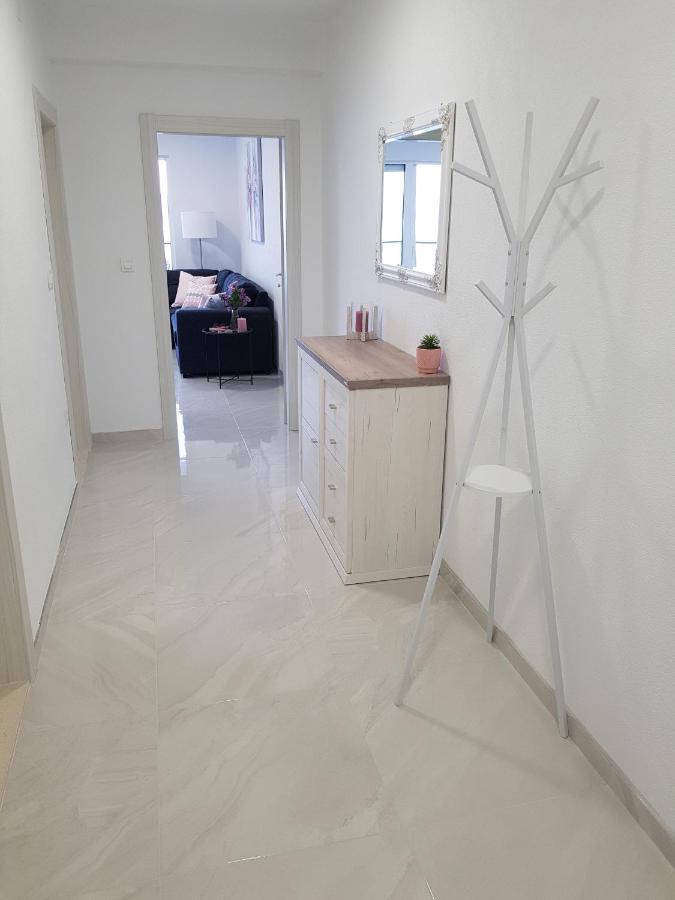 La Vista Apartments Міміце Екстер'єр фото